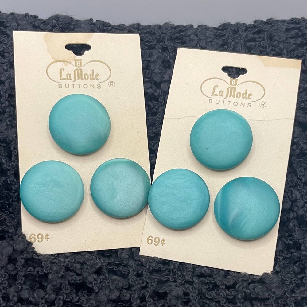 Turquoise Shank Buttons La Mode
